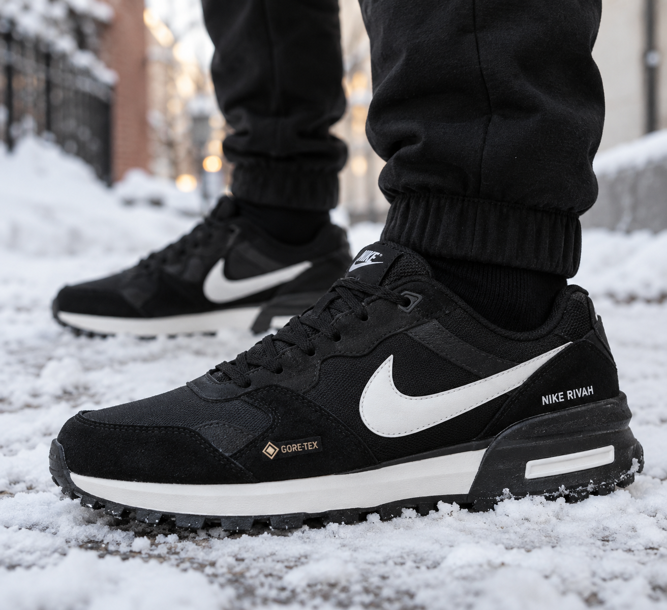 Nike Rivah Low — крупный план на ноге